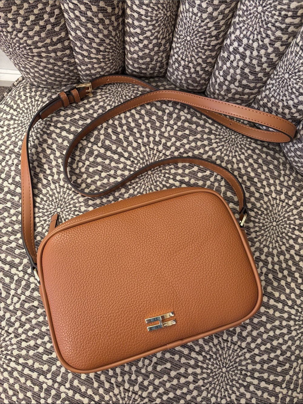 Final SALE Halston Tan Camera Crossbody Bag Like New Red interior